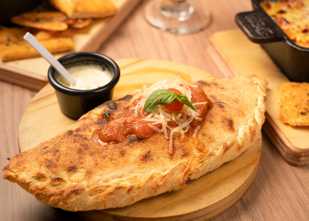 Calzone emilia