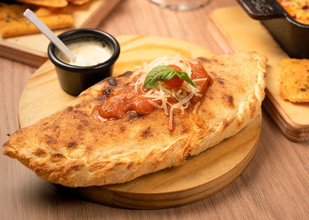 CALZONES BBQ