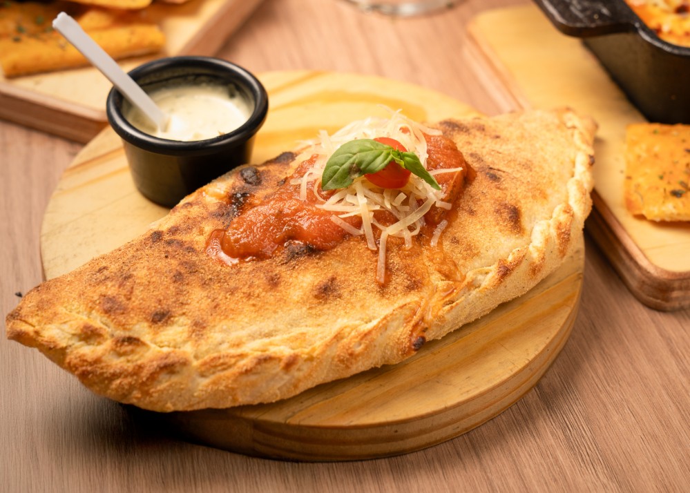 CALZONE PEPERONI